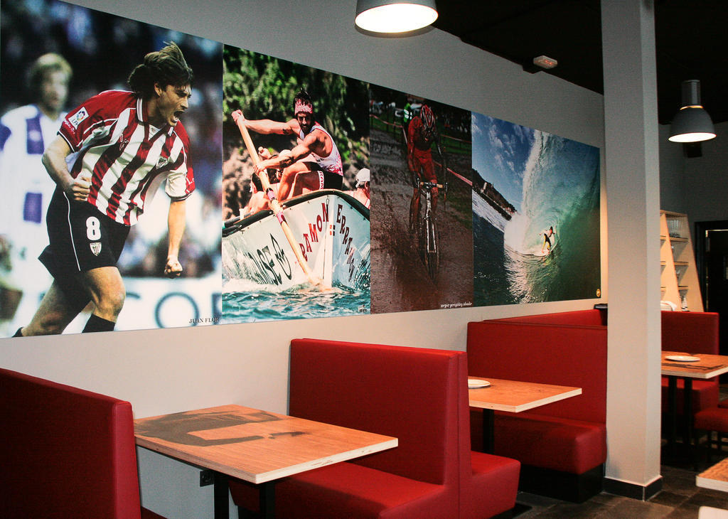 Mundaka Hostel & Sports Cafe Exterior foto